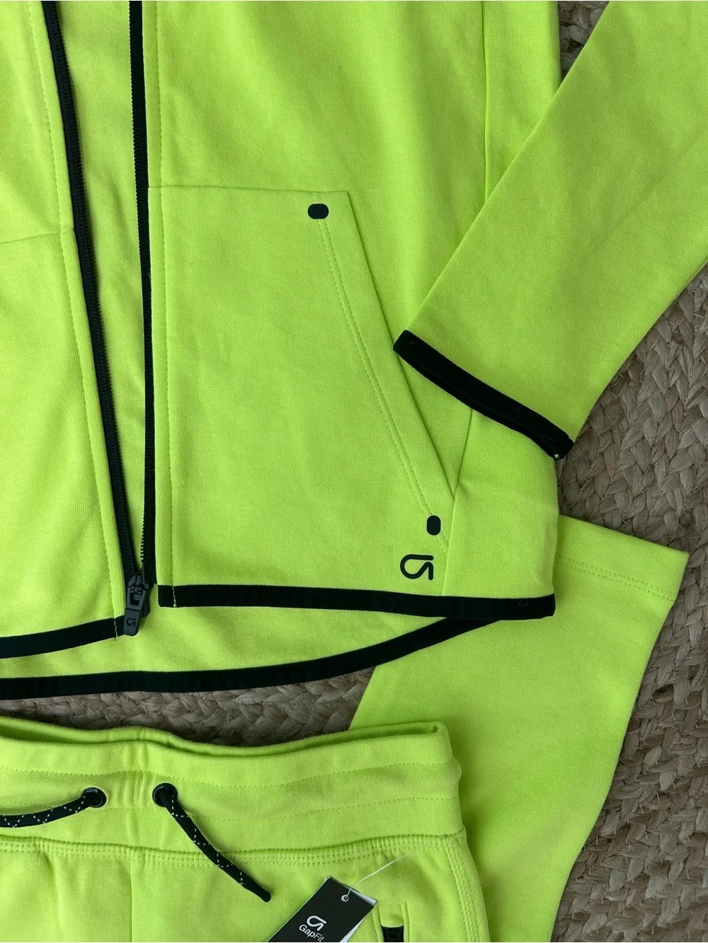 NWT Kids GapFit Tech Hoodie Jacket Sweatshirt Joggers Pants Set 8 Kids Boys